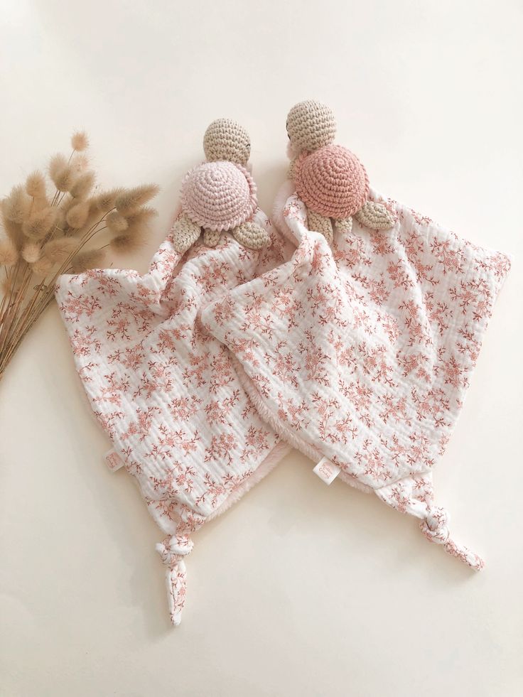 Doudou fille : Au-delà du rose et des stéréotypes de genre