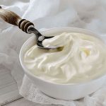Quand bébé peut-il manger du yaourt ?