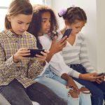 Combien de temps passé devant un écran est-il trop long pour les enfants ?