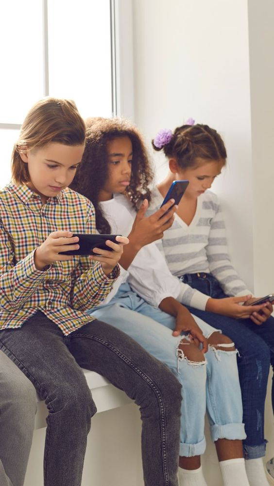 Combien de temps passé devant un écran est-il trop long pour les enfants ?