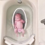 Comment donner le bain à un nouveau-né ou à un bébé plus âgé