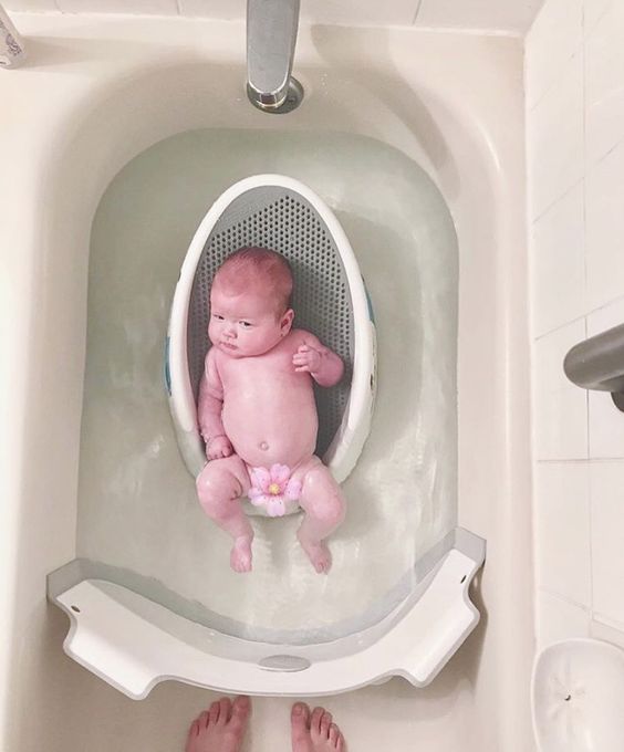 Comment donner le bain à un nouveau-né ou à un bébé plus âgé