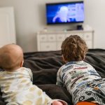 Directives pour regarder la télévision pour les tout-petits