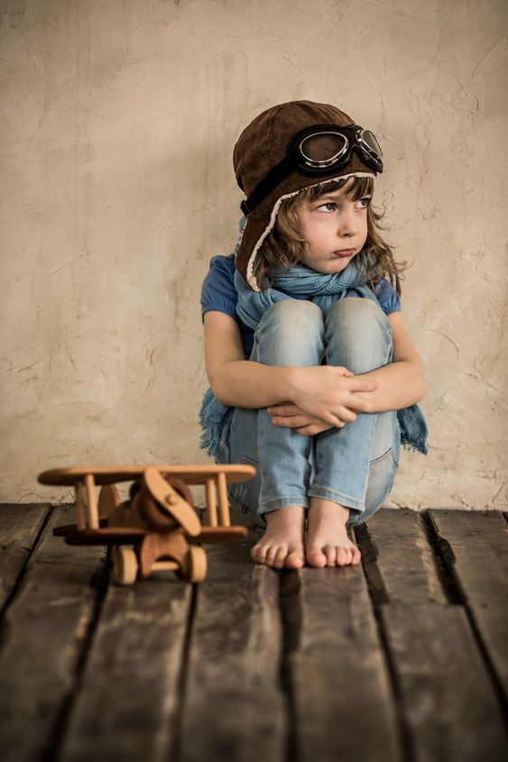 Le comportement de votre enfant de 15 mois : plus de crises