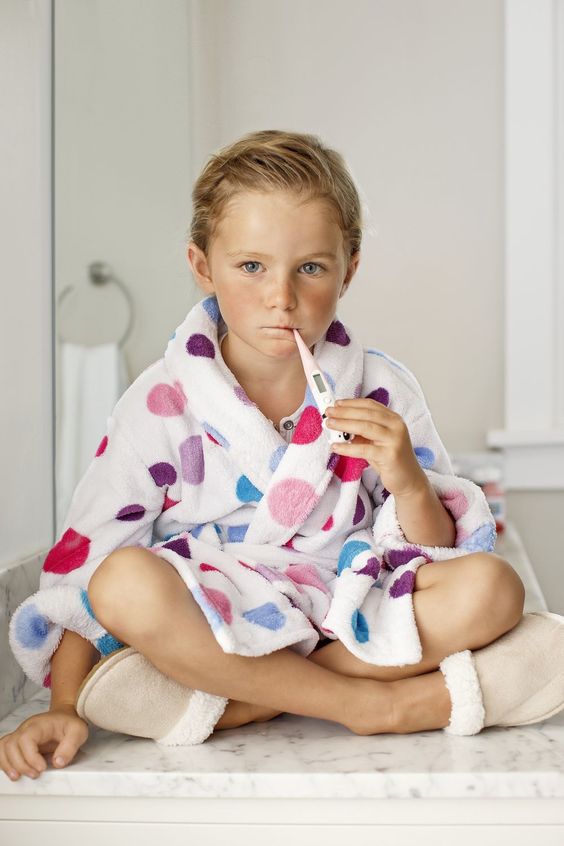 Un bain peut-il réduire la fièvre de mon enfant ?
