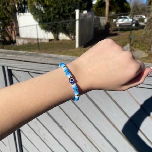 Protect your little one in style with our Evil Eye Baby Bracelet. Adorned with a traditional evil eye charm.