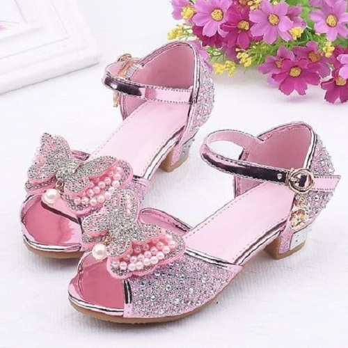 Walking Milestone: Should Babies Wear Shoes Before 1?