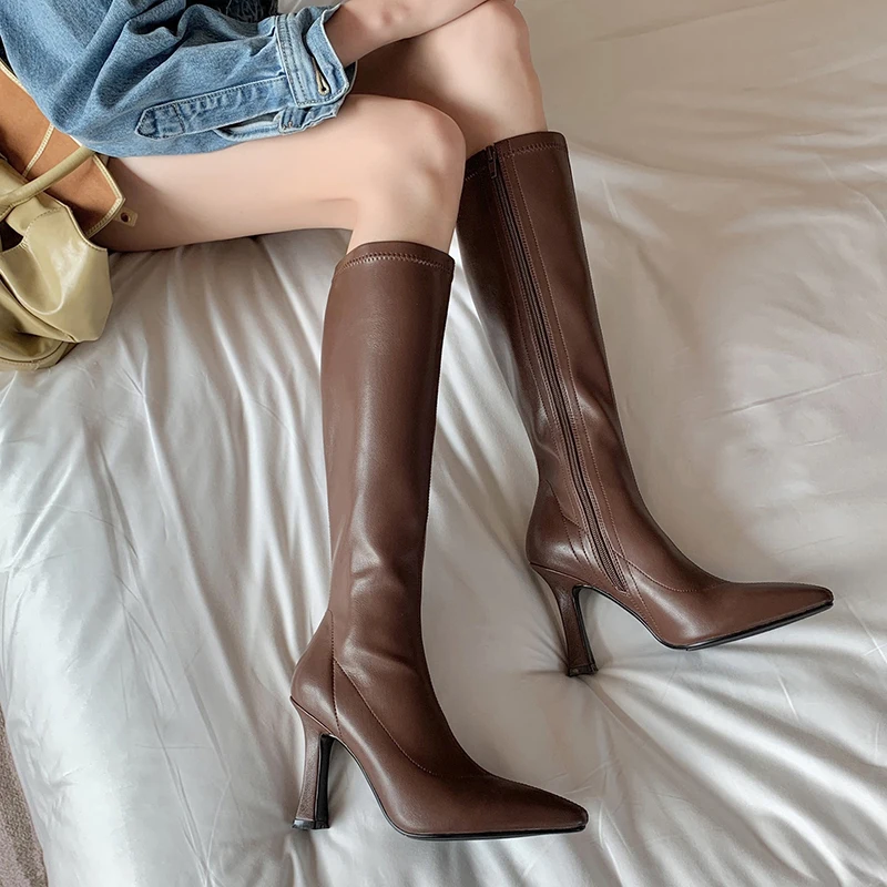 Ariana Grande Boots Collection: A Reflection of Style and Versatility