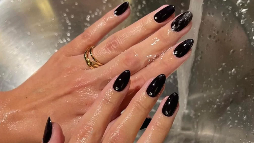 Black Nails