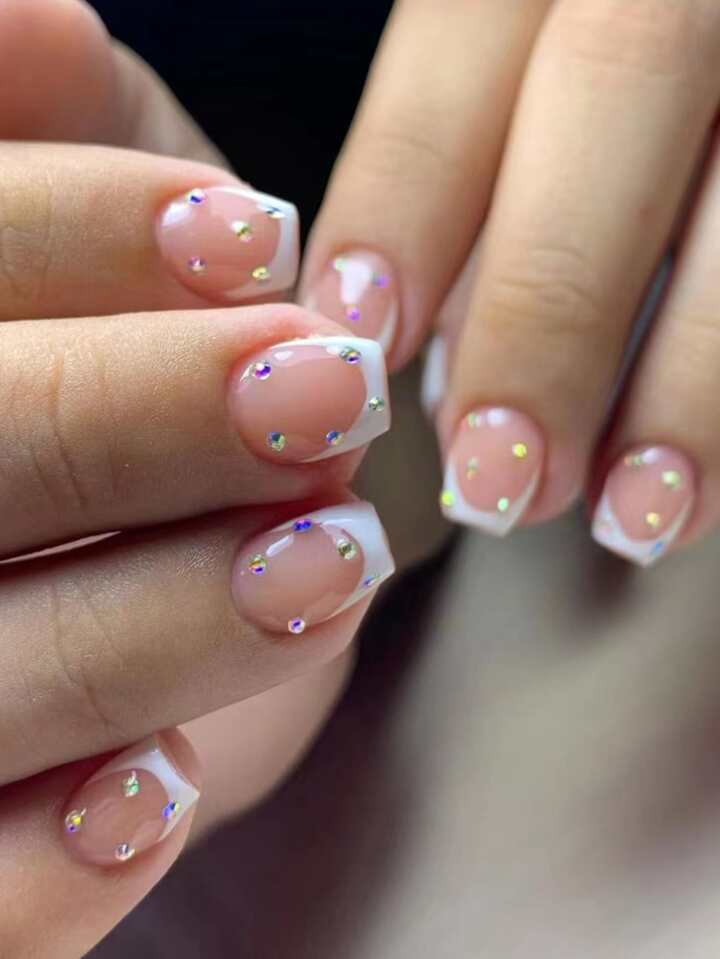 The Timeless Appeal of Elegant French Tip Nails