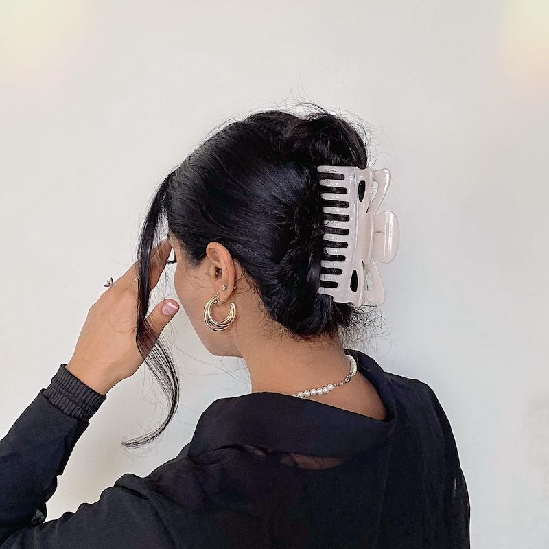 Claw Clips for Thick Hair: Stylish Solutions for Luscious Locks