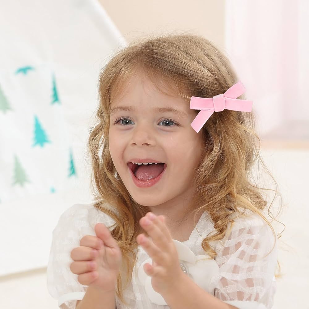 Embracing Elegance: The Charm of Pink Linen Hair Clips