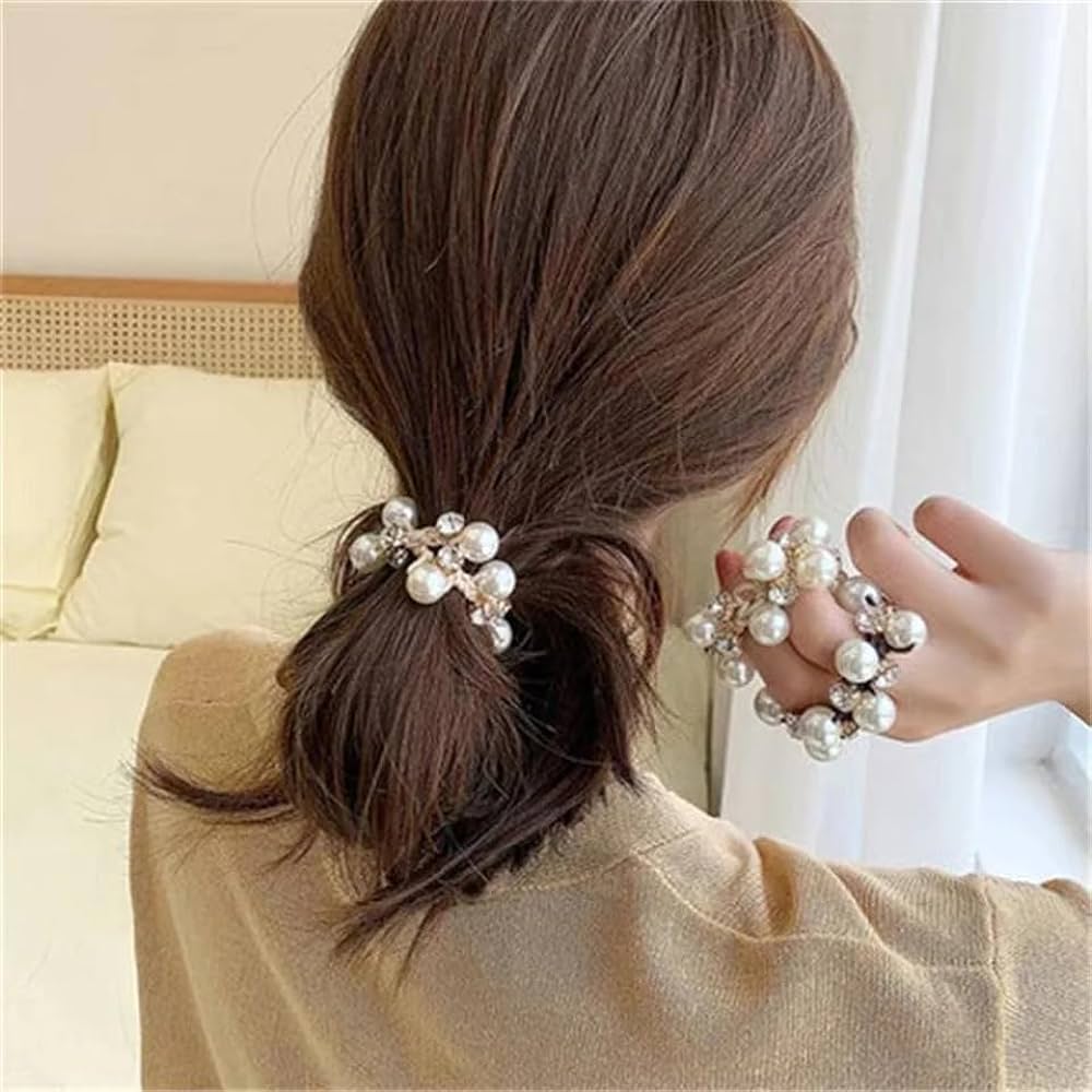 The Timeless Elegance of Pearl Hair Tie