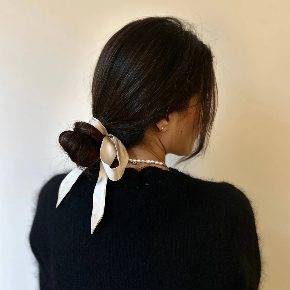 Elegance in a Knot: The Versatile World of Ribbon Hair Tie