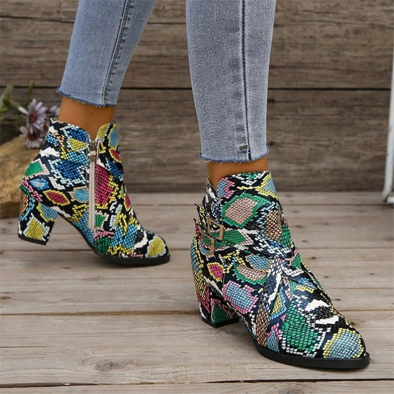 Guide to Choosing Durable Women’s Snake Boots