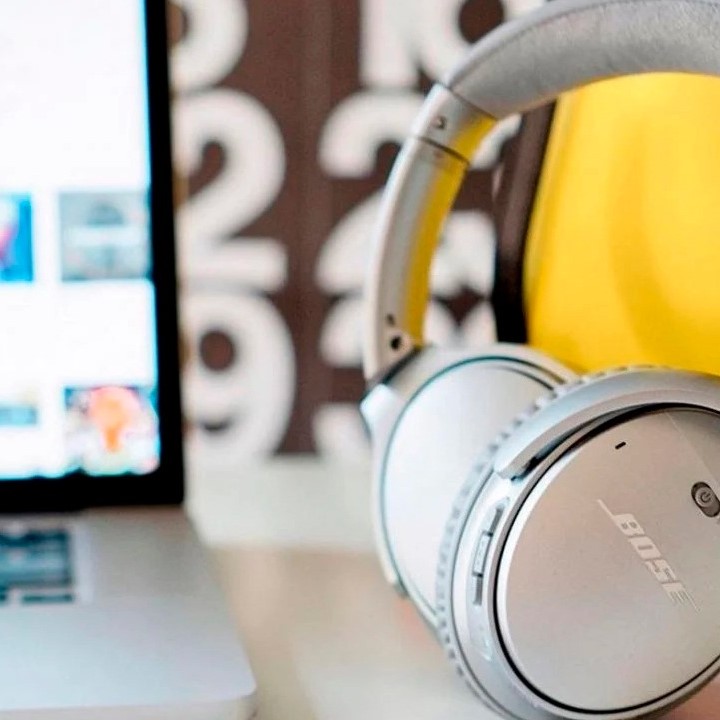 how to connect wireless headphones to laptop
