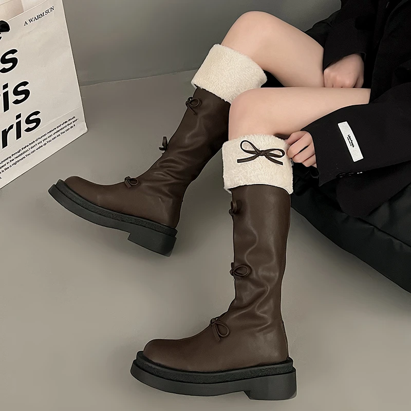 Stylish Brown Boots Outfits for Every Occasion