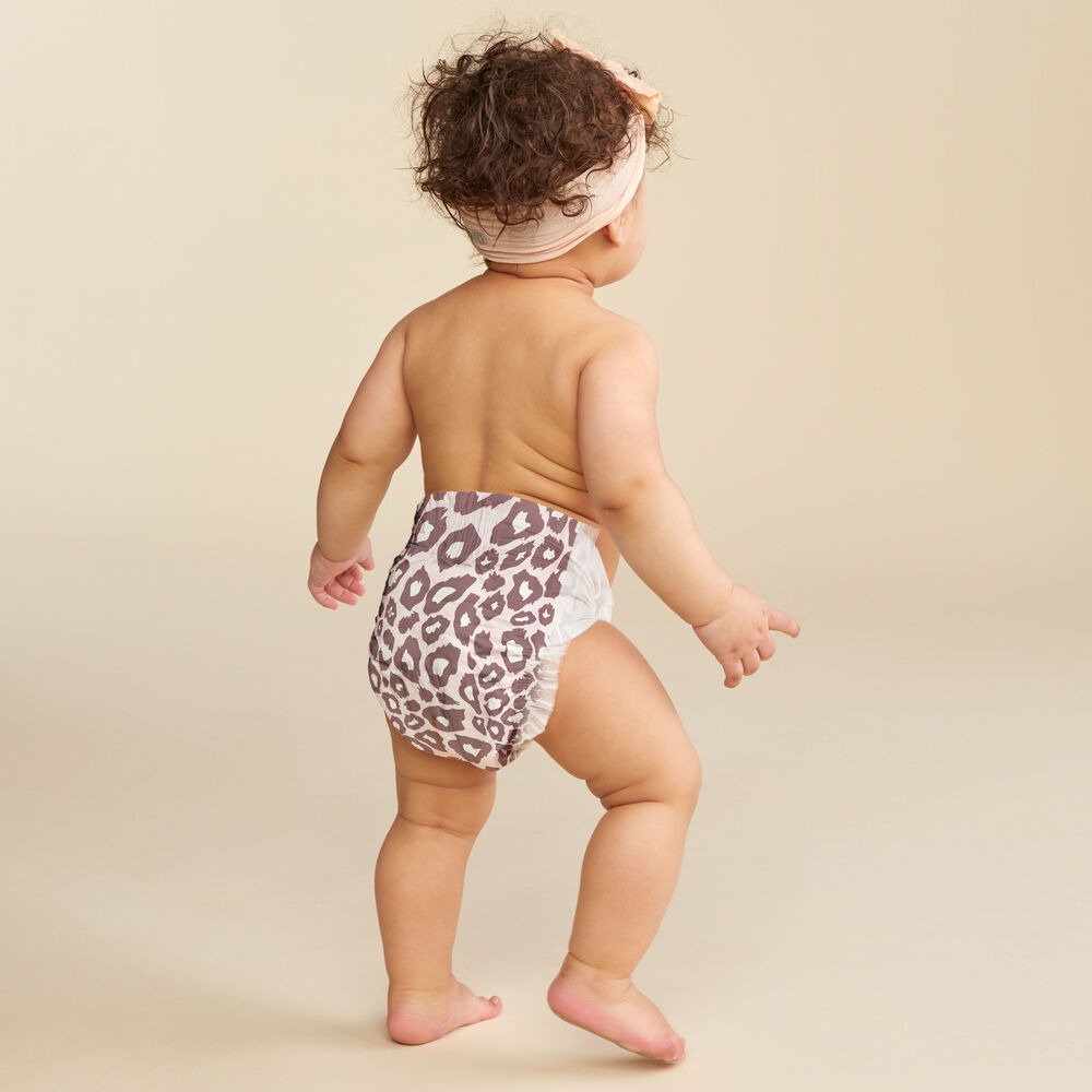 what size diapers are babies in the longest