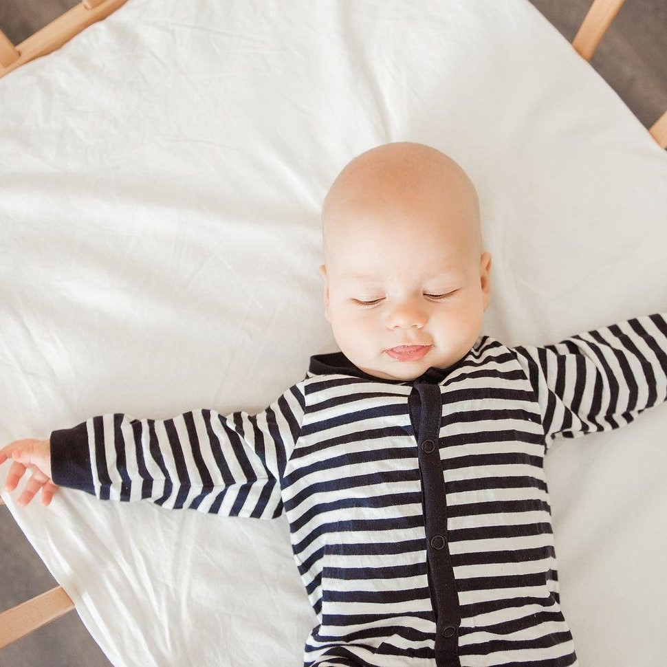 baby sleep temperature clothing